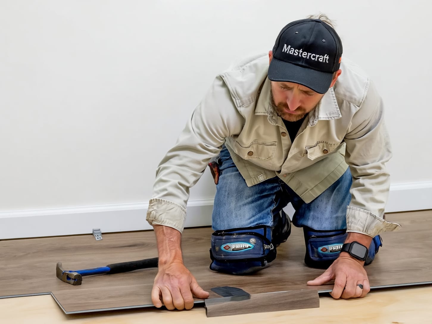 Mastercraft flooring Mastercraft's flooring expert laying timber flooring